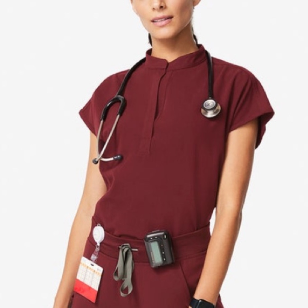 Large Figs Rafaela top in Burgundy